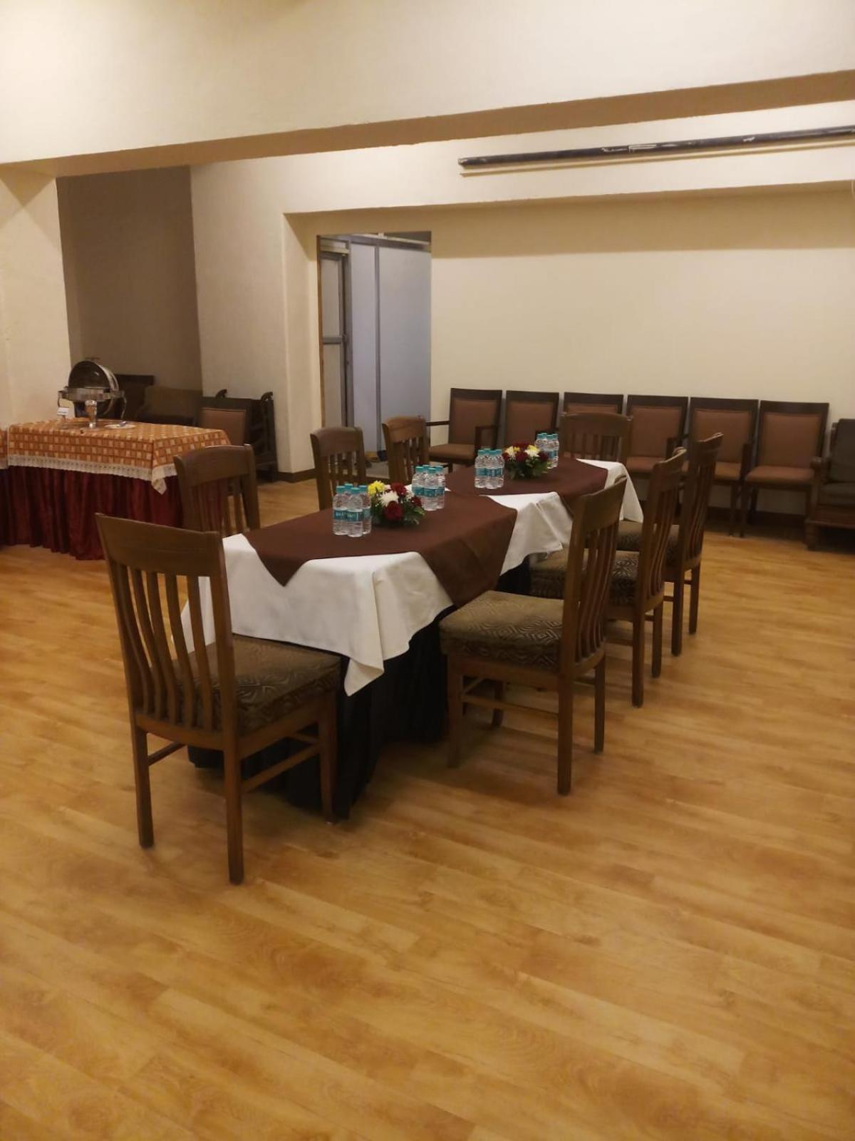 Hotel Tuliip Residency Bombay Eksteriør billede